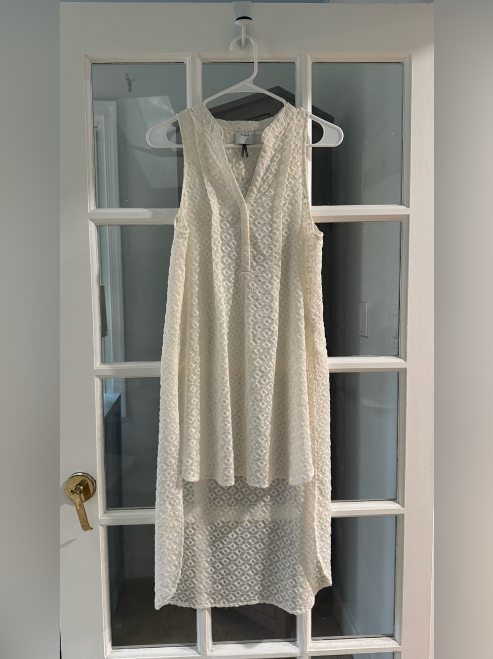 Sleeveless Cream Lace High-Low Top Size S